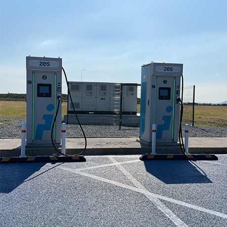 Zes charging station at the Oksijen 320 facility